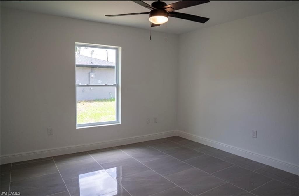 3870 Washington AVE, FORT MYERS FL 33916-8