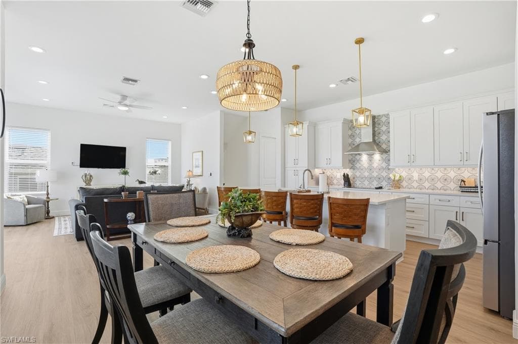 130 Fairweather LN, FORT MYERS BEACH FL 33931-22