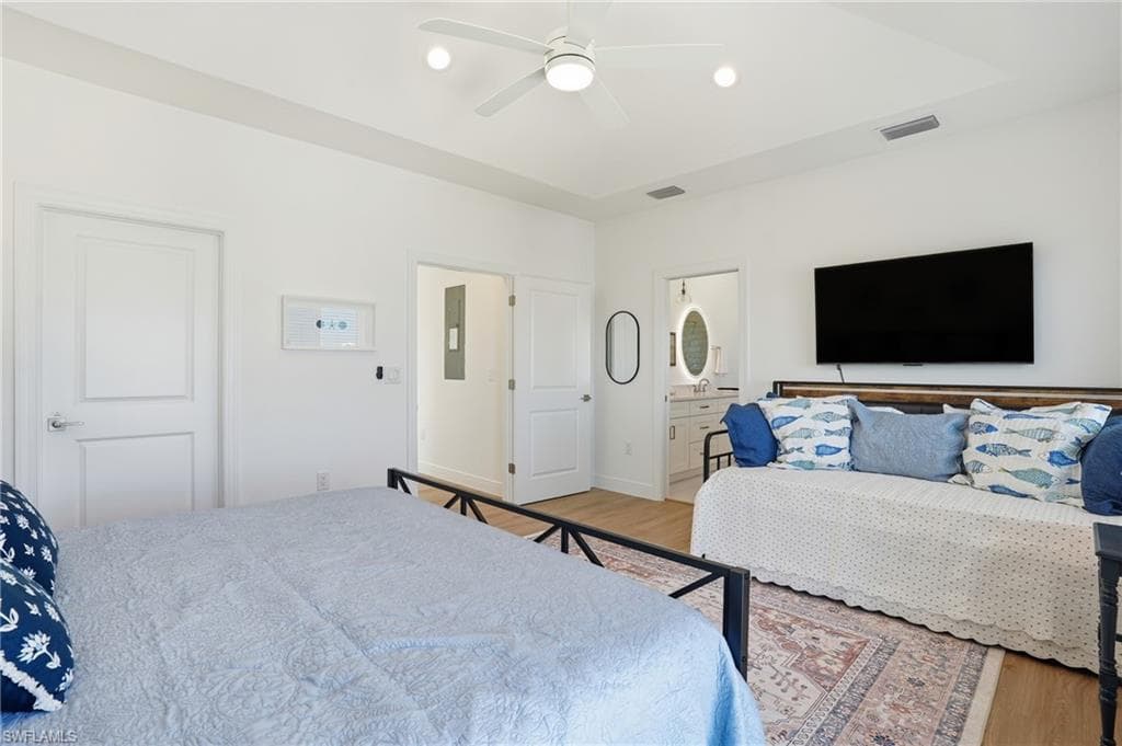 130 Fairweather LN, FORT MYERS BEACH FL 33931-30