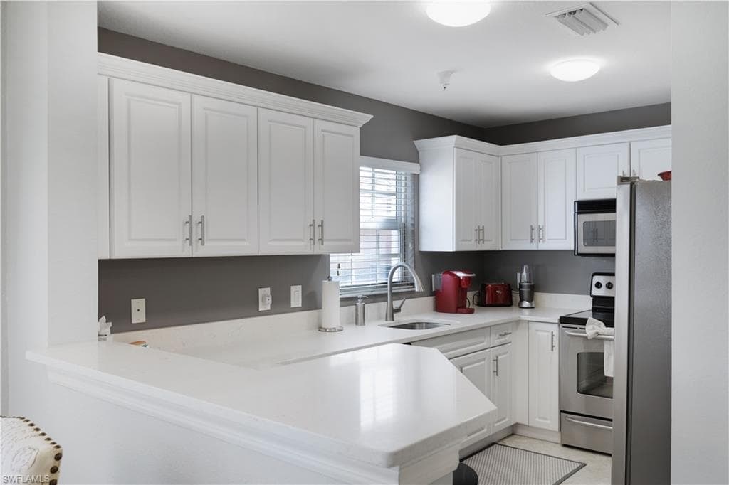 4530 Botanical Place CIR # 107, NAPLES FL 34112-5