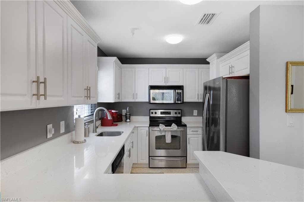 4530 Botanical Place CIR # 107, NAPLES FL 34112-6