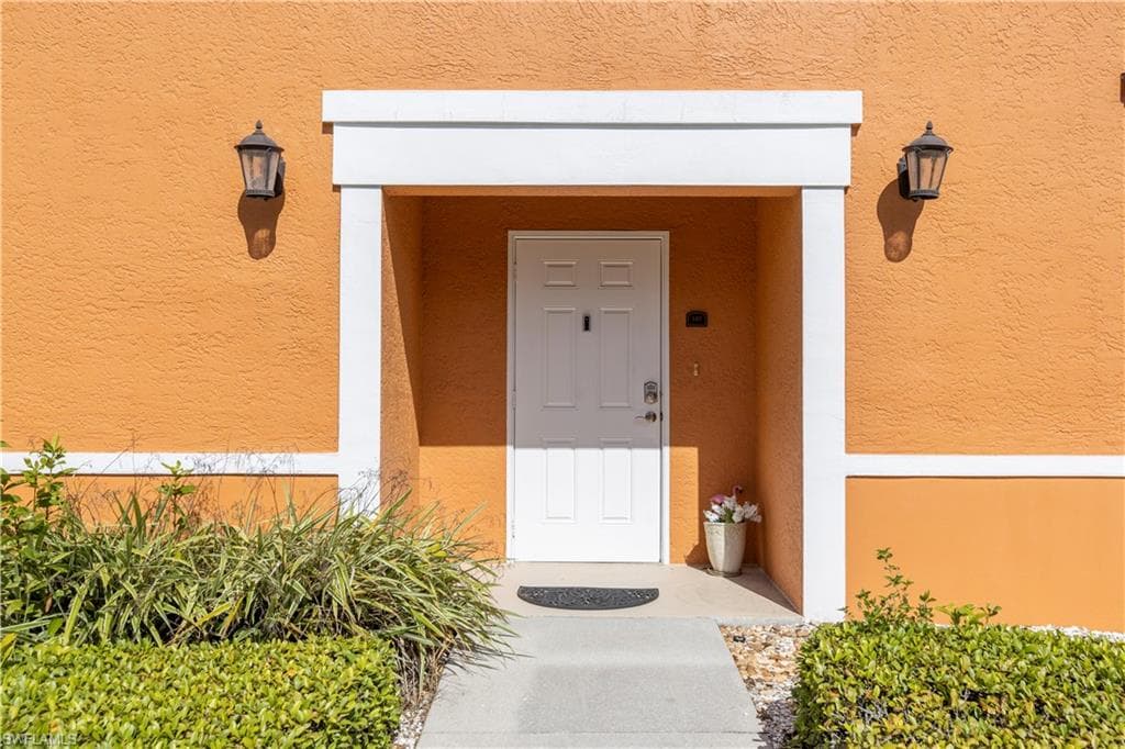 4530 Botanical Place CIR # 107, NAPLES FL 34112-37