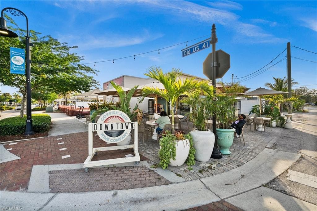 10451 Shangri La RD, BONITA SPRINGS FL 34135-9