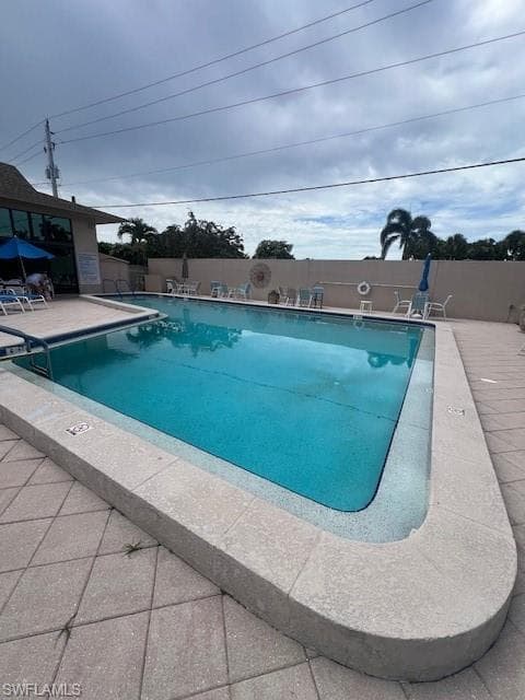 519 Riviera BLVD E, NAPLES FL 34112-20