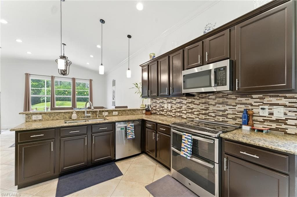 2085 Painted Palm DR, NAPLES FL 34119-9