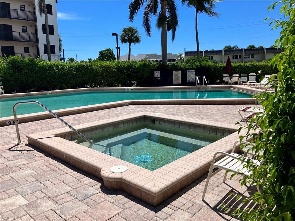 807 River Point DR # 102D, NAPLES FL 34102-31