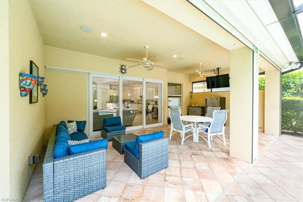 7655 Martino CIR, NAPLES FL 34112-25