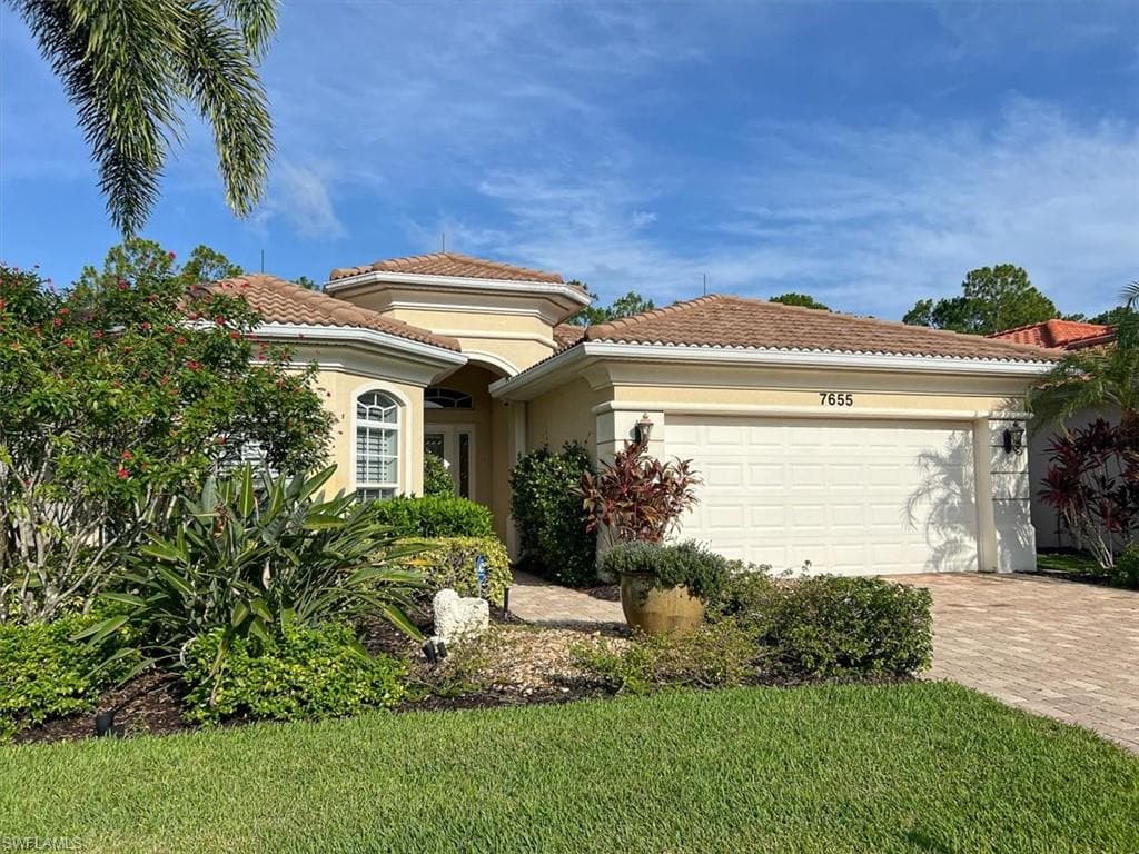 7655 Martino CIR, NAPLES FL 34112-31