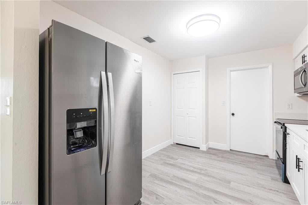 818 Gardenside CT, LEHIGH ACRES FL 33936-8