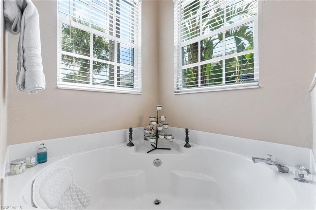 109 Burnt Pine DR, NAPLES FL 34119-9