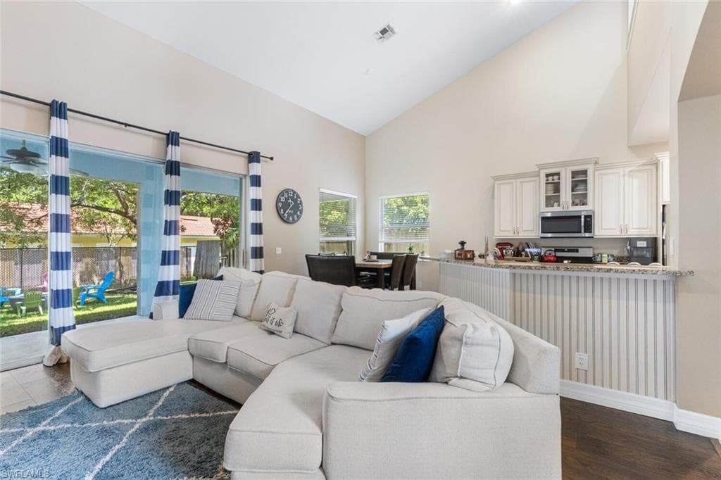 109 Burnt Pine DR, NAPLES FL 34119-13