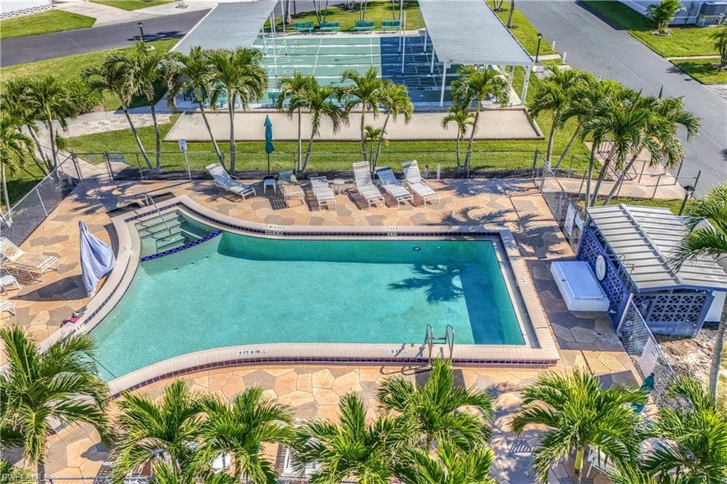 130 Enchanting BLVD # 130, NAPLES FL 34112-25