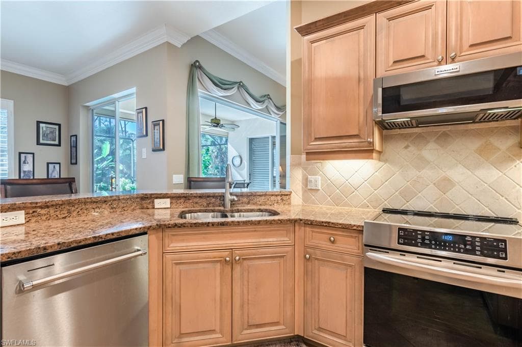 16144 Parque LN, NAPLES FL 34110-14