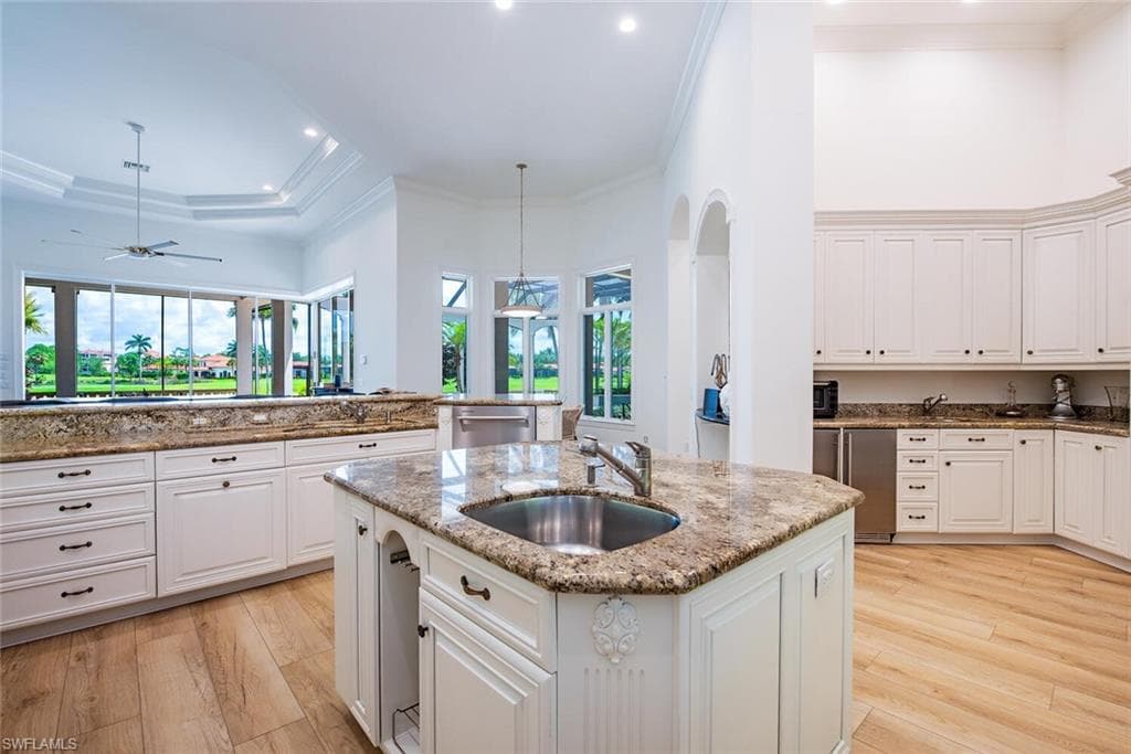 1633 CHINABERRY WAY, NAPLES FL 34105-9