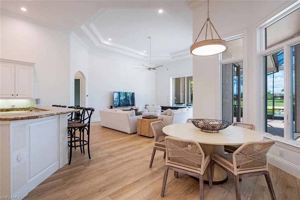 1633 CHINABERRY WAY, NAPLES FL 34105-10