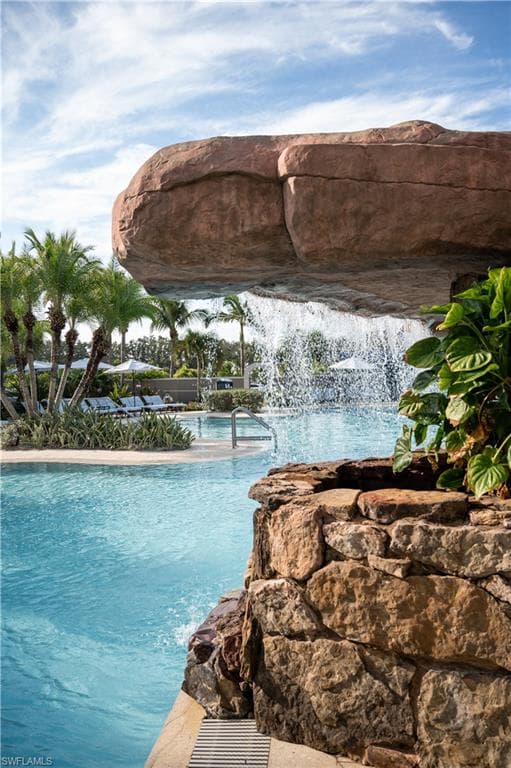 1633 CHINABERRY WAY, NAPLES FL 34105-34