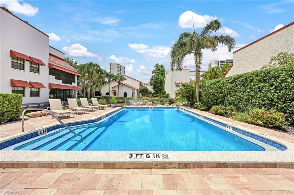 611 Serendipity DR # 611, NAPLES FL 34108-20