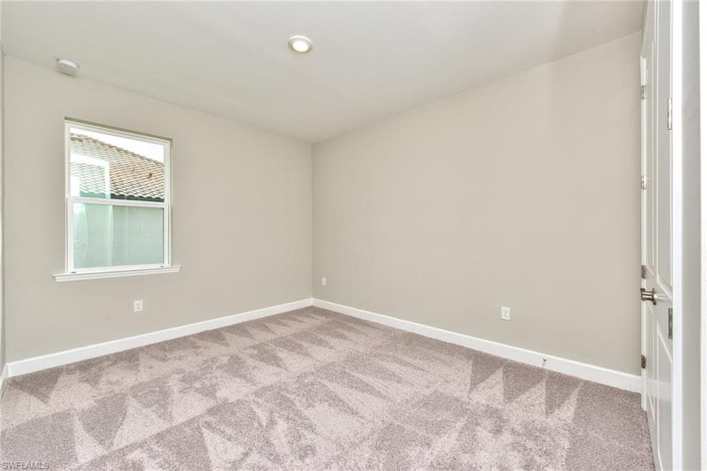 2066 Grove DR, NAPLES FL 34120-15