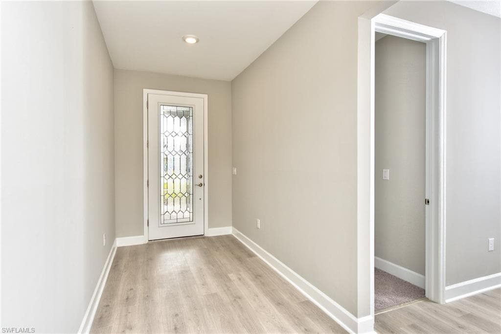 2066 Grove DR, NAPLES FL 34120-2