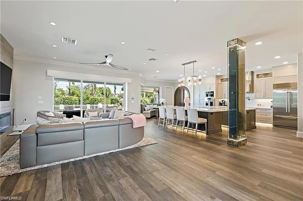 1435 Osprey AVE, NAPLES FL 34102-3