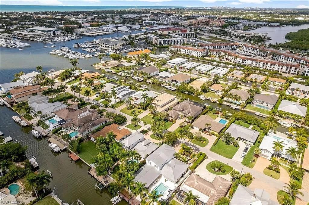 1435 Osprey AVE, NAPLES FL 34102-20