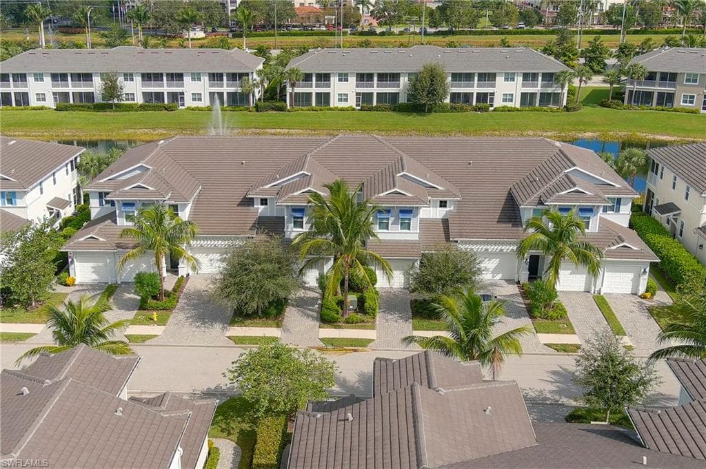 6954 Avalon CIR # 702, NAPLES FL 34112-1