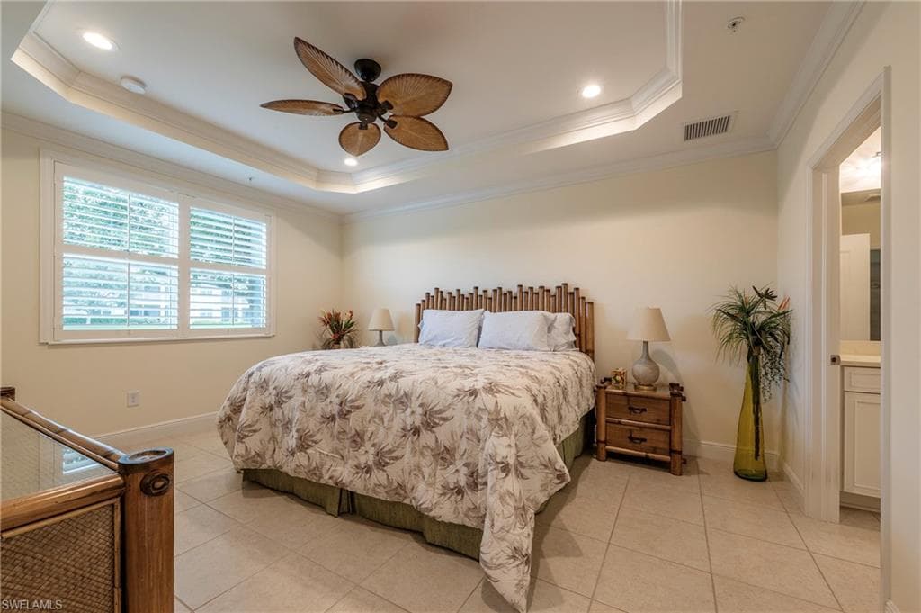 6954 Avalon CIR # 702, NAPLES FL 34112-6