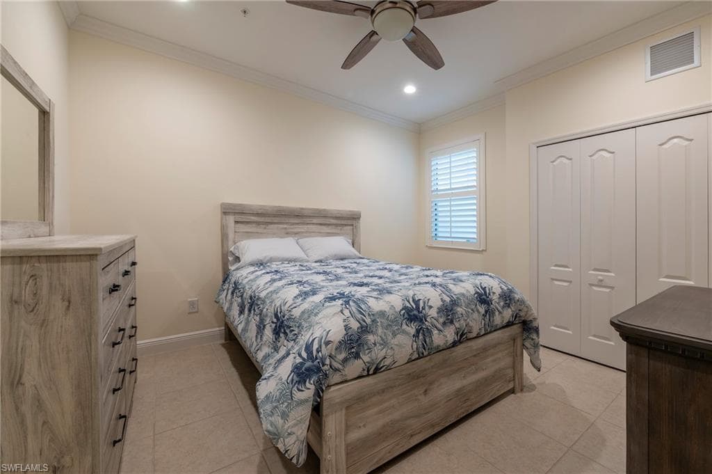 6954 Avalon CIR # 702, NAPLES FL 34112-9