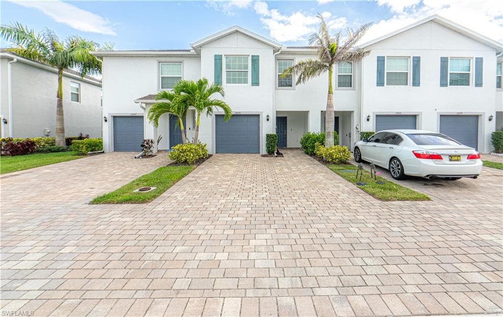 15091 Wildflower CIR, NAPLES FL 34119-1