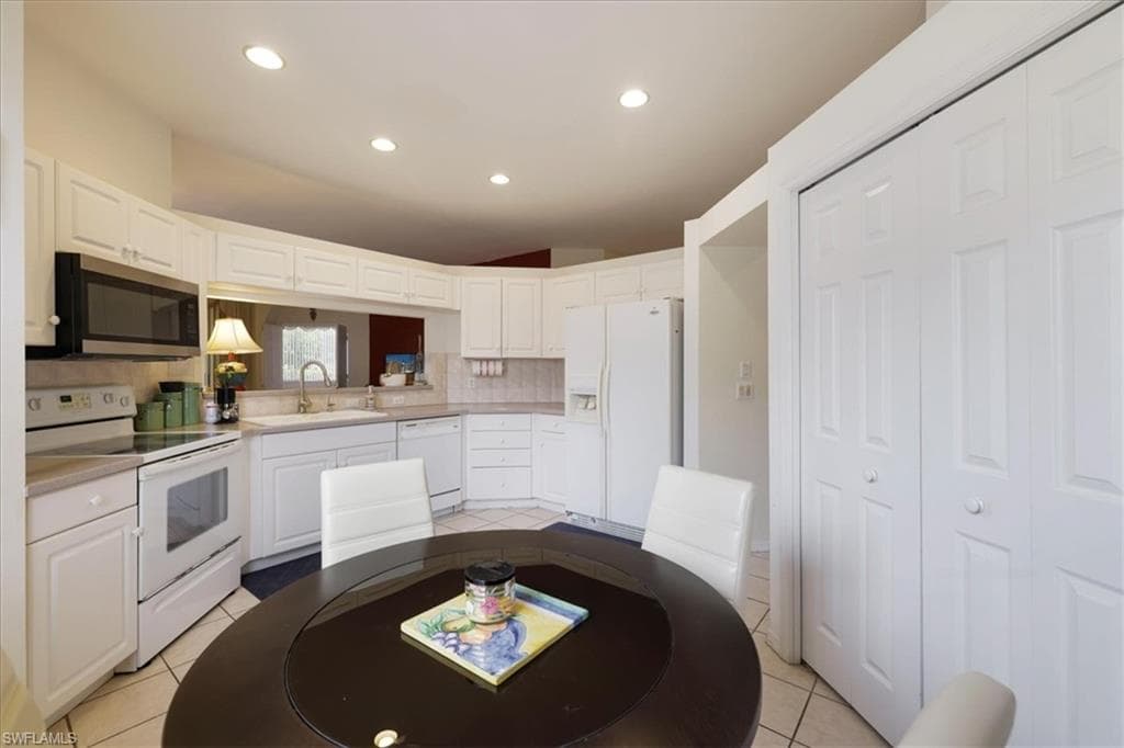 7685 Bay Lake DR, FORT MYERS FL 33907-23