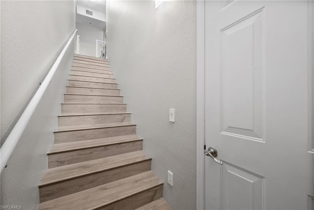 20261 Estero Gardens CIR # 207, ESTERO FL 33928-6