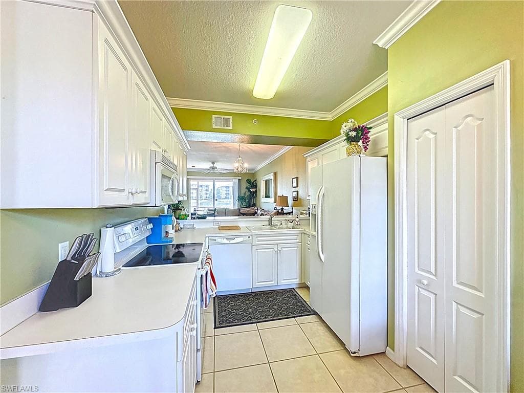 8570 Kingbird LOOP # 516, ESTERO FL 33967-2