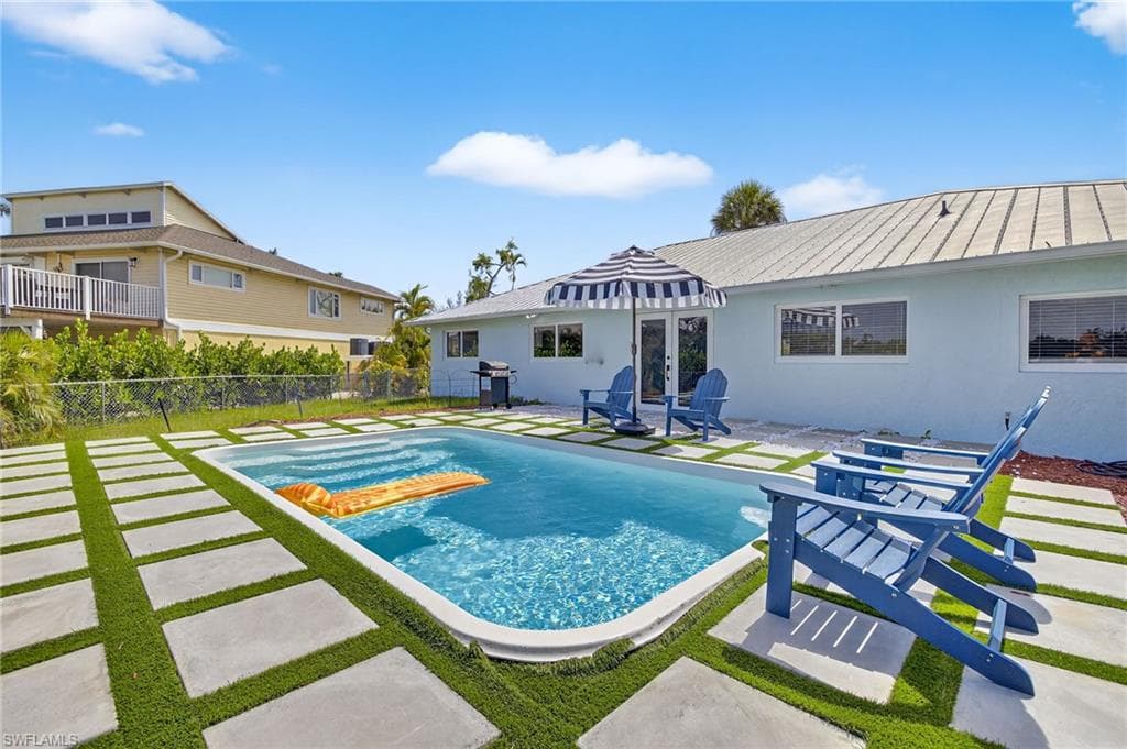 1377 Sand Castle RD, SANIBEL FL 33957-35