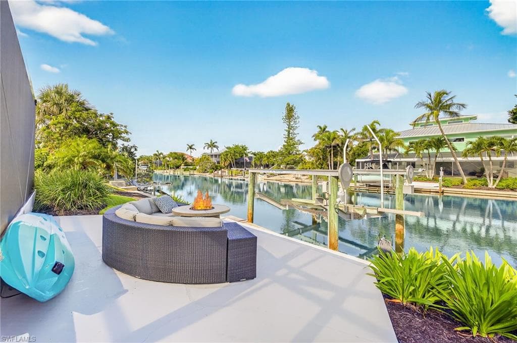 941 Pecten CT, SANIBEL FL 33957-12