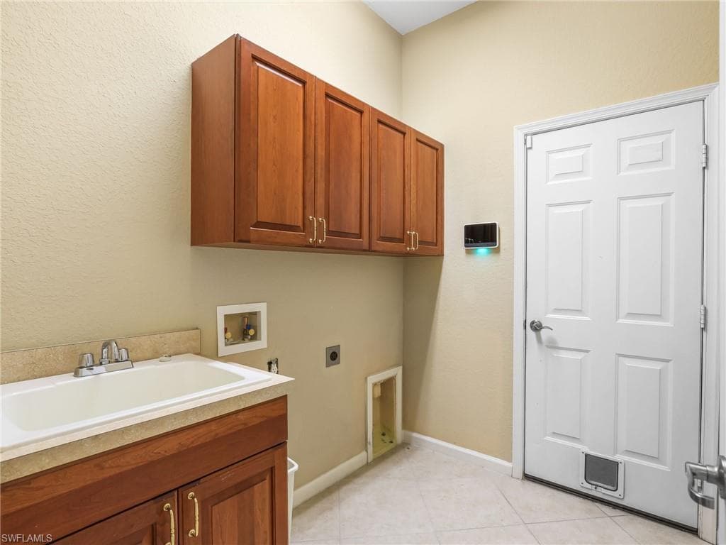 7914 Founders CIR, NAPLES FL 34104-22