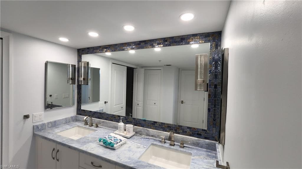 20 Seagate DR # 301, NAPLES FL 34103-21