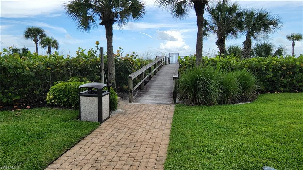 20 Seagate DR # 301, NAPLES FL 34103-27