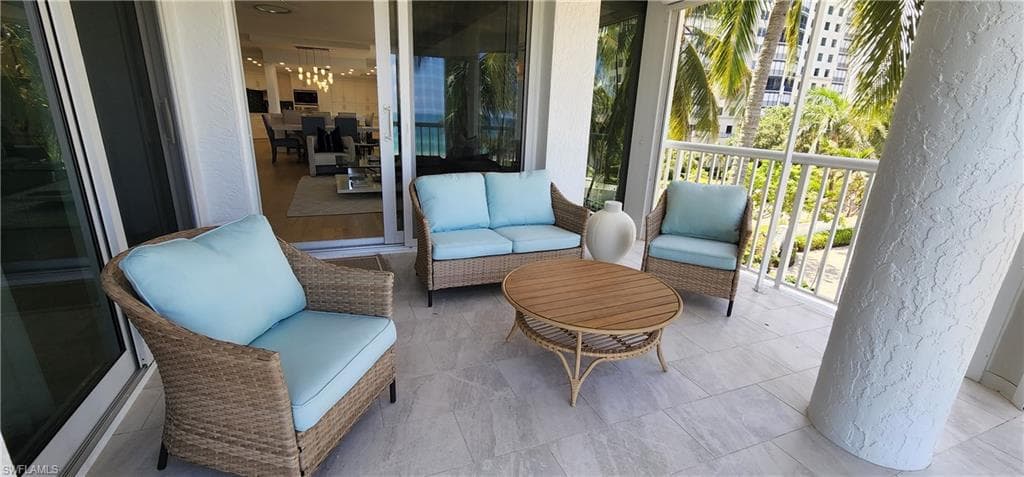 20 Seagate DR # 301, NAPLES FL 34103-23