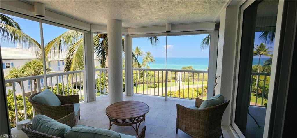 20 Seagate DR # 301, NAPLES FL 34103-24