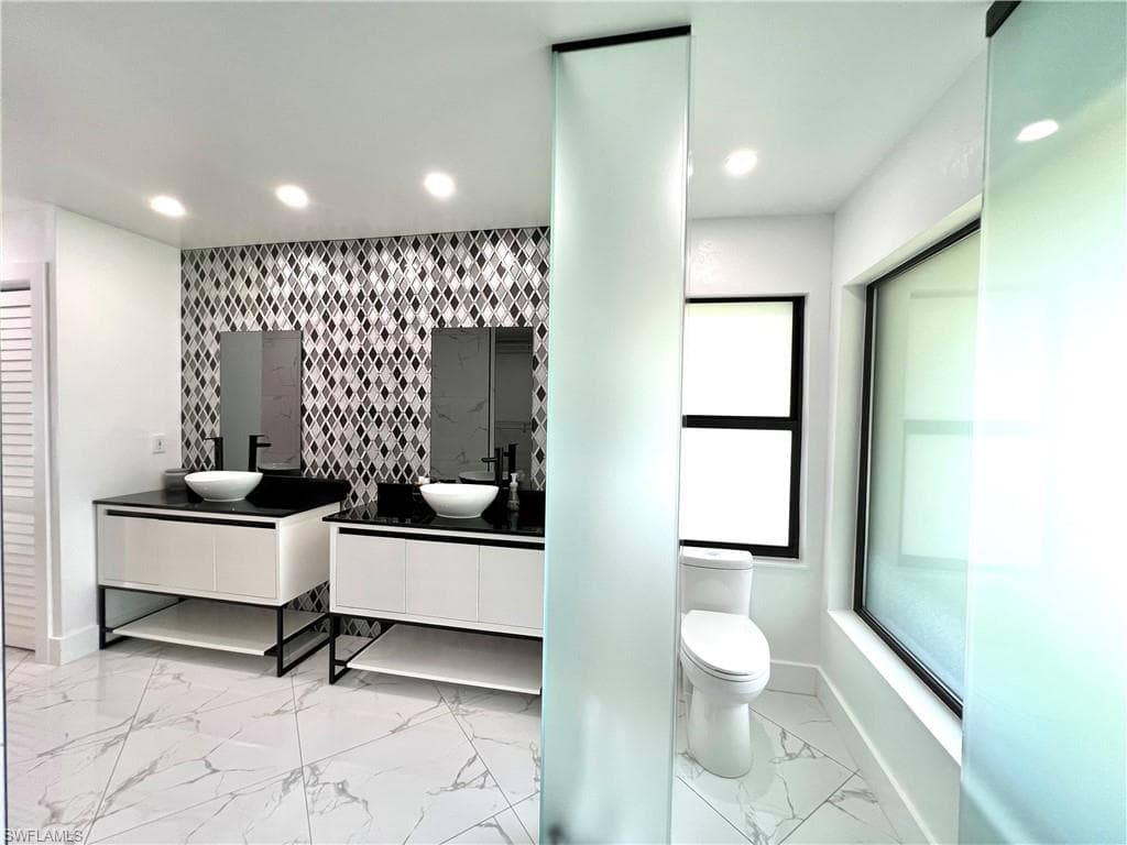 1919 Countess CT, NAPLES FL 34110-13