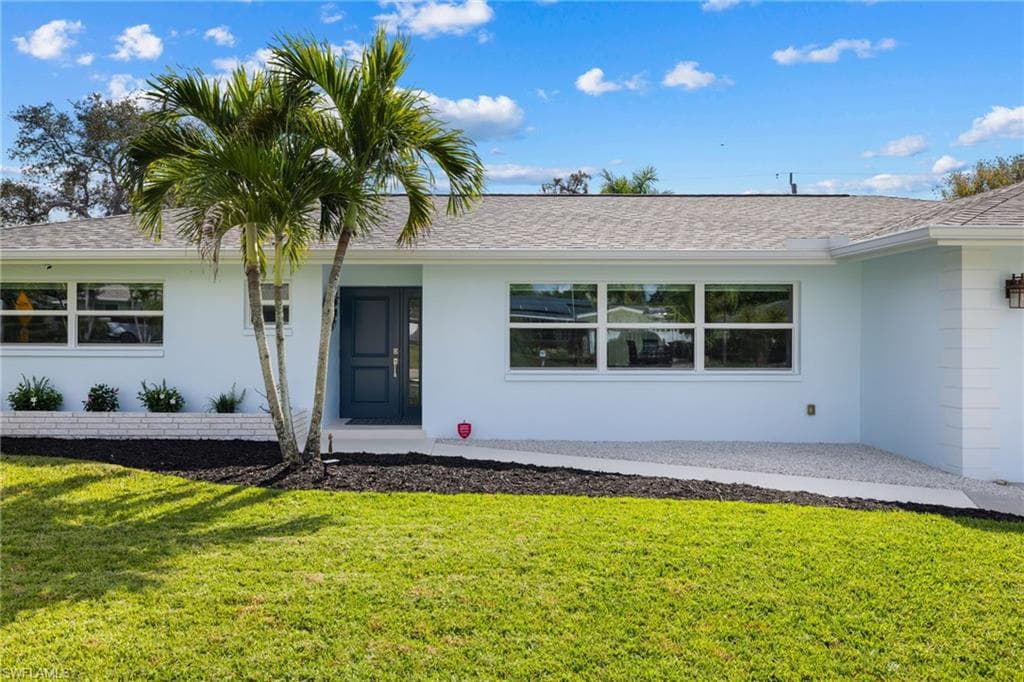 1252 Pompei LN, NAPLES FL 34103-45