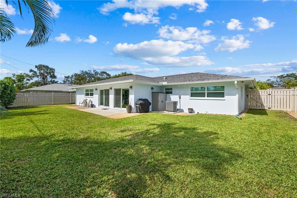 1252 Pompei LN, NAPLES FL 34103-42