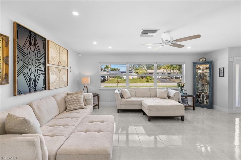 1252 Pompei LN, NAPLES FL 34103-2