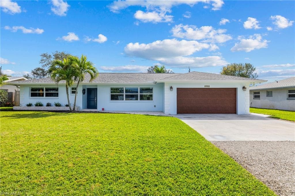 1252 Pompei LN, NAPLES FL 34103-44
