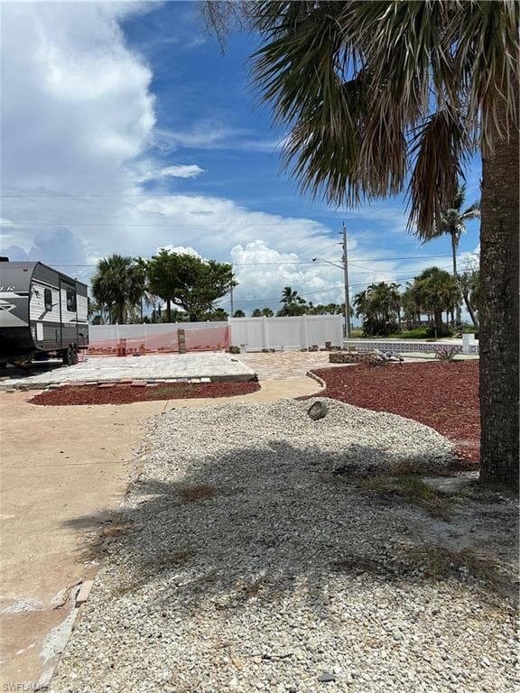 106 Hibiscus DR, FORT MYERS BEACH FL 33931-5