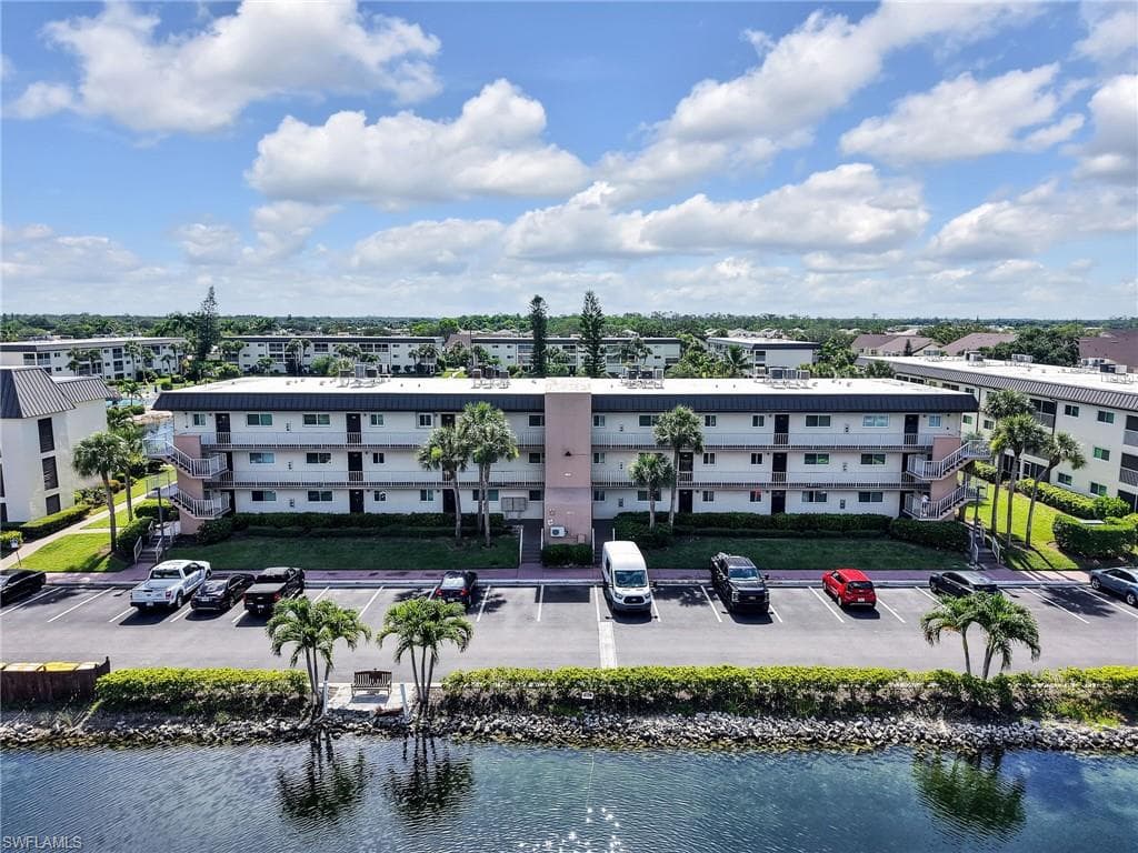 1004 Manatee RD # H202, NAPLES FL 34114-23