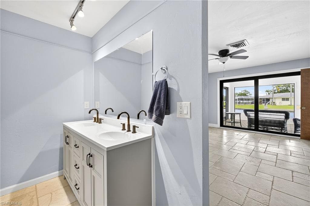 18071 Traverse DR, ALVA FL 33920-15