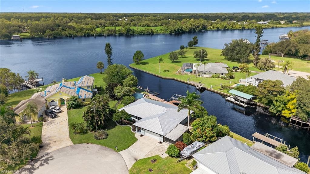 18071 Traverse DR, ALVA FL 33920-33