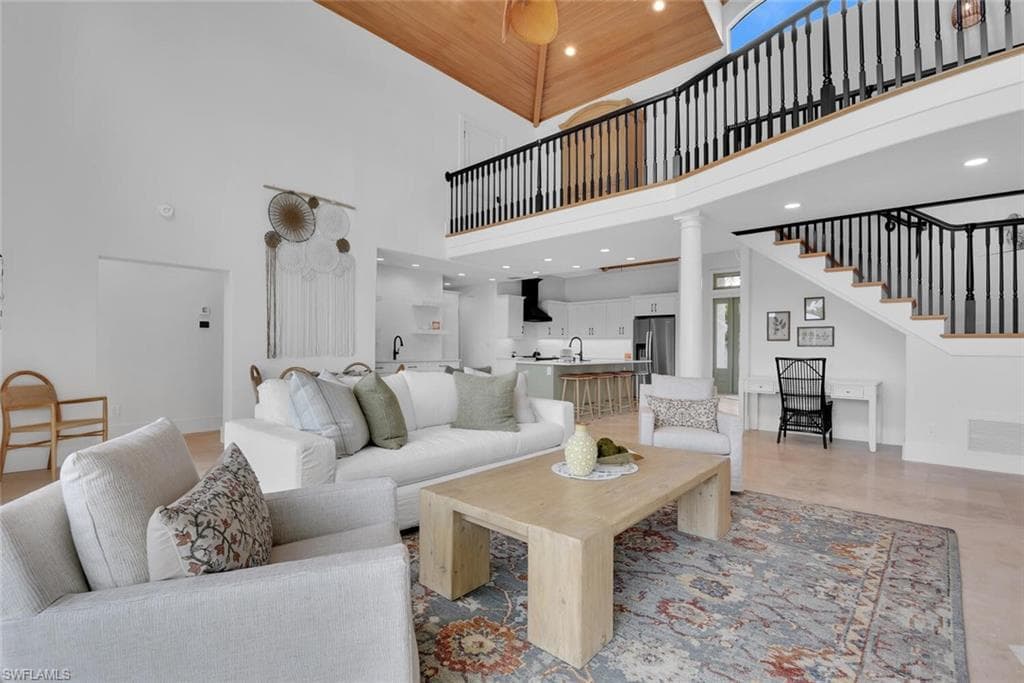 215 Mooring Line DR, NAPLES FL 34102-15