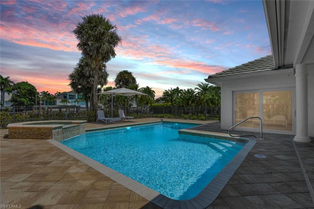 215 Mooring Line DR, NAPLES FL 34102-2